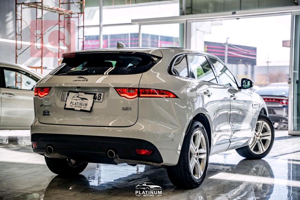 جاگوار F-Pace